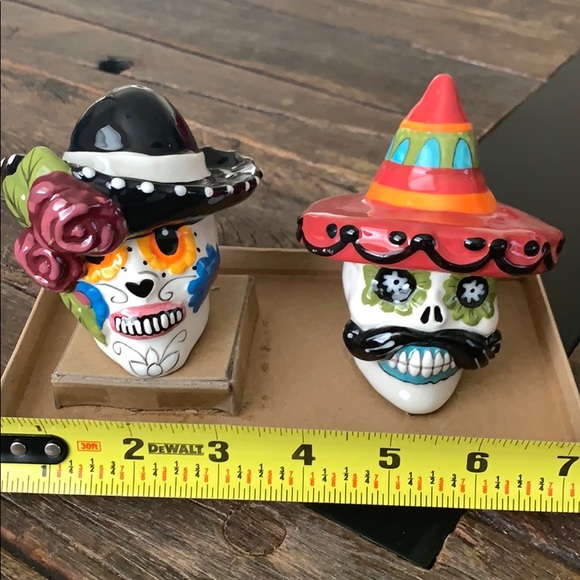 Blue Sky Halloween Skull Salt & Pepper Shakers - Picture 8 of 8